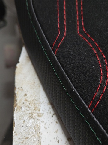 Selle moto personnalisée MV Agusta : confort et finitions haut de gamme